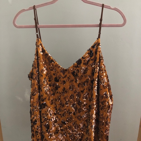 anthropologie velvet tank with sequin details nwt - Picture 4 of 9